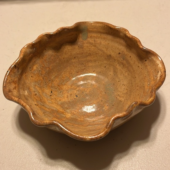 Pottery piece. Signed looks like pike - Picture 8 of 8